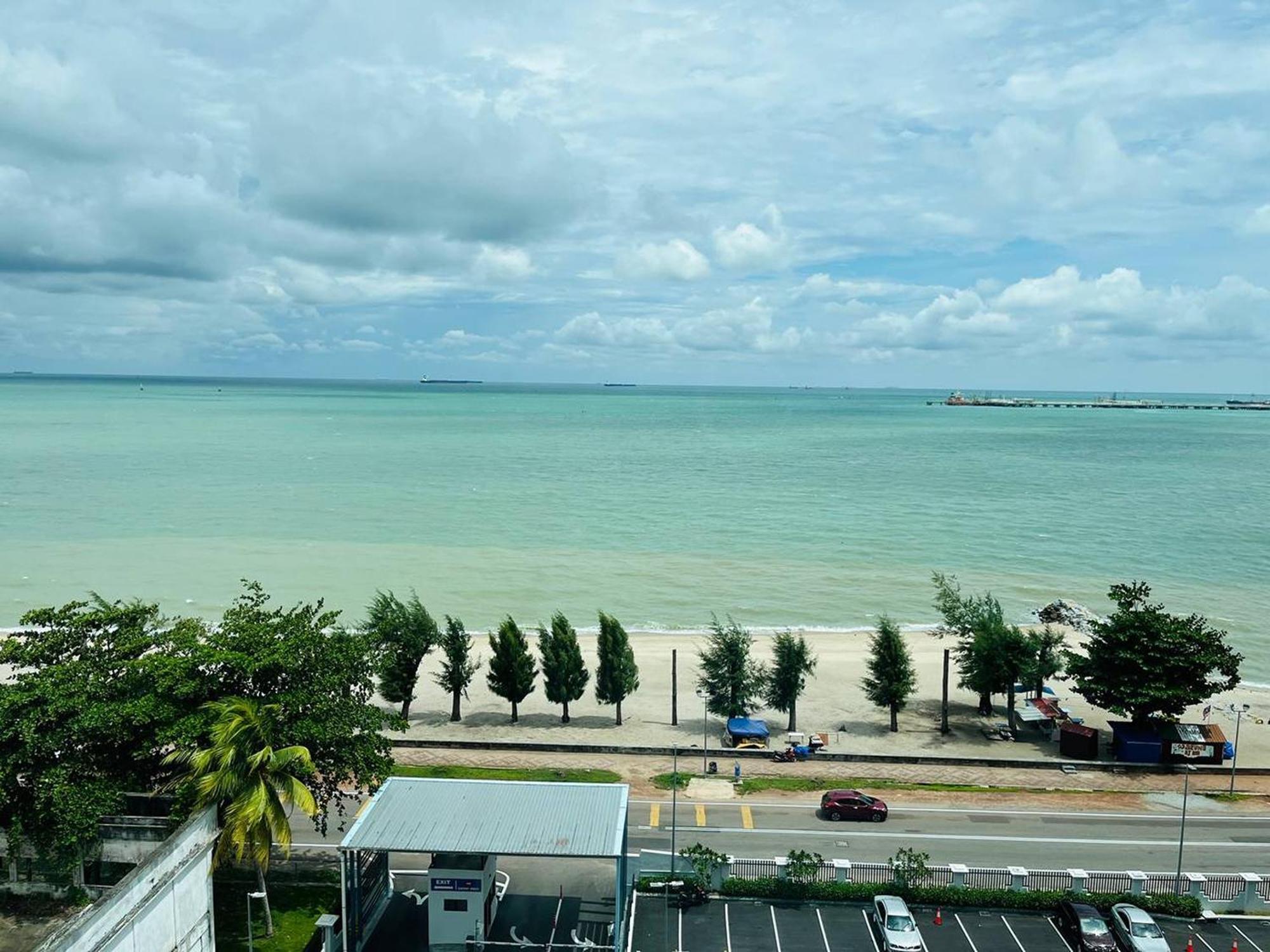 Mutiara Melaka Beach Resort By Glex Tangga Batu Экстерьер фото