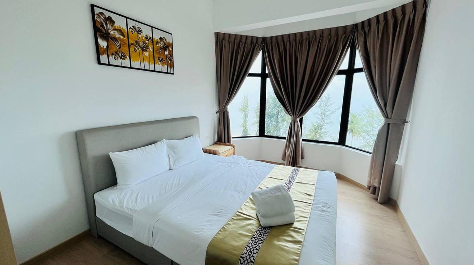 Mutiara Melaka Beach Resort By Glex Tangga Batu Экстерьер фото